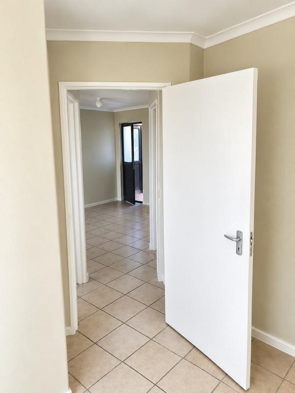 To Let 2 Bedroom Property for Rent in Guldenland Western Cape